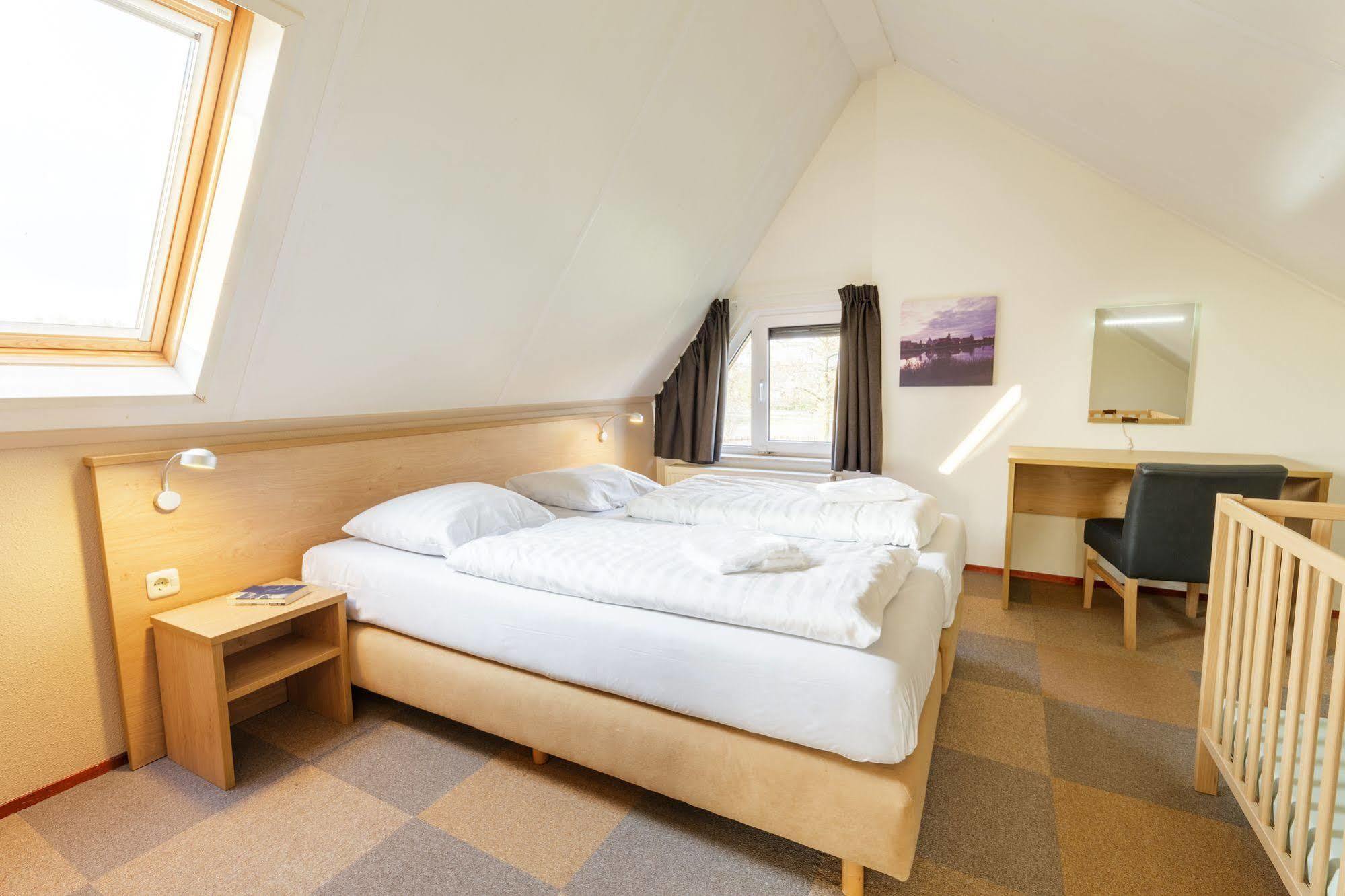 Center Parcs Sandur Емен Екстериор снимка